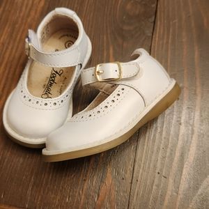 Footmates Mary Jane's Size 3
